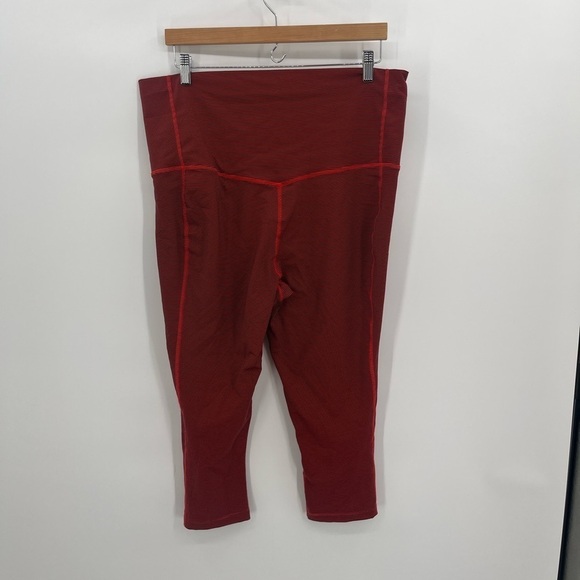 Nike Red Black Horizontal Pinstripe Crop Yoga Running Leggings - Picture 2 of 5